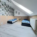 Prázdninový dům Komfortowy Dom Caloroczny - Sauna, Jacuzzi, Bilard