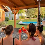 Prázdninový dům Komfortowy Dom Caloroczny - Sauna, Jacuzzi, Bilard