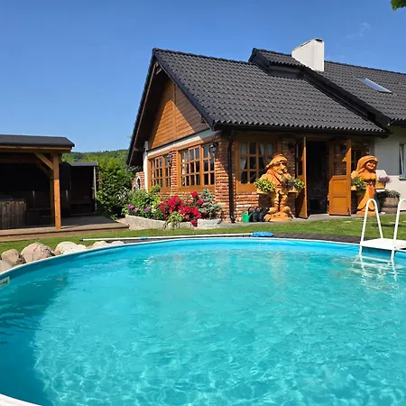 Vakantiehuis Komfortowy Dom Caloroczny - Sauna, Jacuzzi, Bilard *