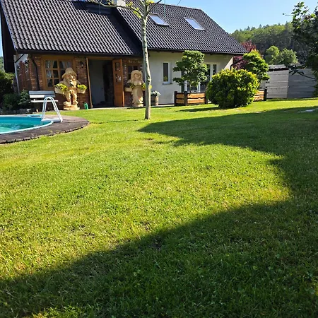 Vakantiehuis Komfortowy Dom Caloroczny - Sauna, Jacuzzi, Bilard