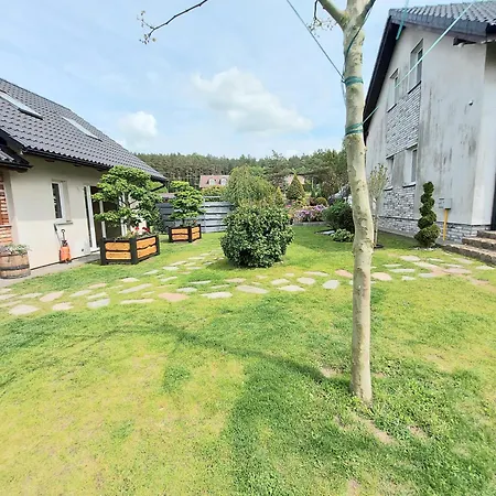 Vakantiehuis Komfortowy Dom Caloroczny - Sauna, Jacuzzi, Bilard *