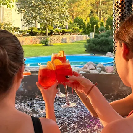 Komfortowy Dom Caloroczny - Sauna, Jacuzzi, Bilard Ferienhaus