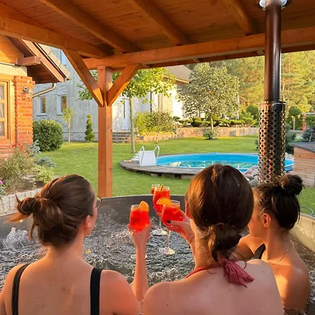 Ferienhaus Komfortowy Dom Caloroczny - Sauna, Jacuzzi, Bilard