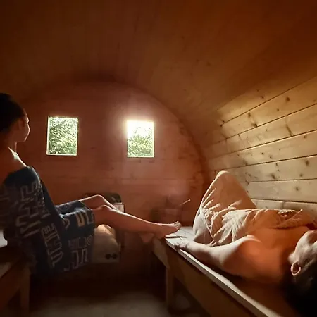 Ferienhaus Komfortowy Dom Caloroczny - Sauna, Jacuzzi, Bilard