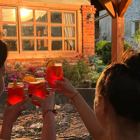 Komfortowy Dom Caloroczny - Sauna, Jacuzzi, Bilard Ferienhaus