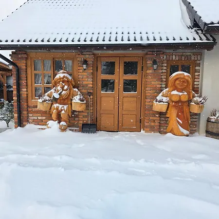 Komfortowy Dom Caloroczny - Sauna, Jacuzzi, Bilard Casa de Férias Tylowo