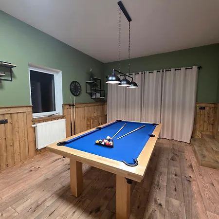 Komfortowy Dom Caloroczny - Sauna, Jacuzzi, Bilard Ferienhaus