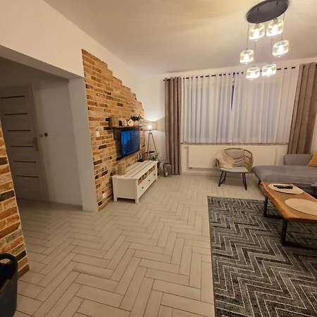 Komfortowy Dom Caloroczny - Sauna, Jacuzzi, Bilard Tatil Evi *
