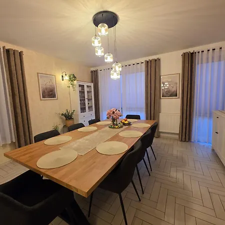 Komfortowy Dom Caloroczny - Sauna, Jacuzzi, Bilard Tylowo