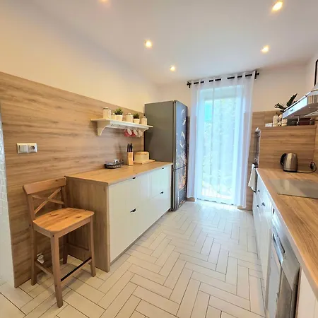 Komfortowy Dom Caloroczny - Sauna, Jacuzzi, Bilard * Tylowo