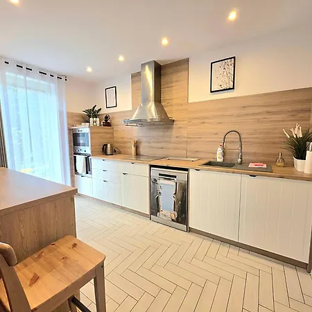 Komfortowy Dom Caloroczny - Sauna, Jacuzzi, Bilard Feriehus *