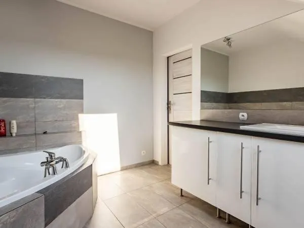 Сasa de vacaciones Komfortowy Dom Caloroczny - Sauna, Jacuzzi, Bilard