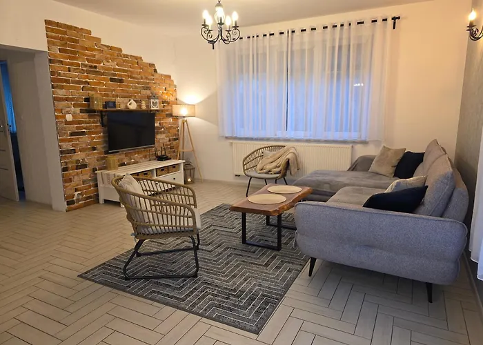 Komfortowy Dom Całoroczny - Sauna, Jacuzzi, Bilard