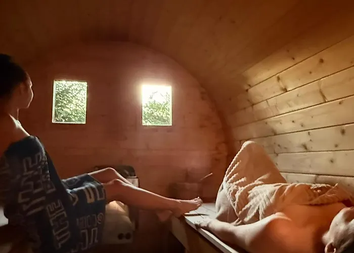 Сasa de vacaciones Komfortowy Dom Caloroczny - Sauna, Jacuzzi, Bilard