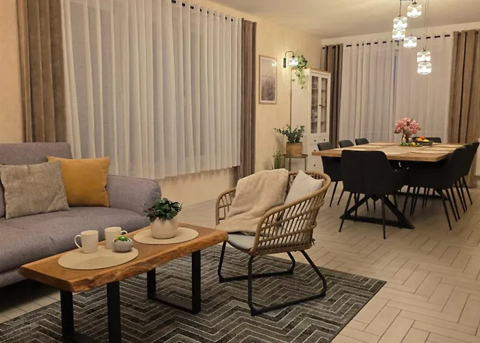 Komfortowy Dom Caloroczny - Sauna, Jacuzzi, Bilard Сasa de vacaciones