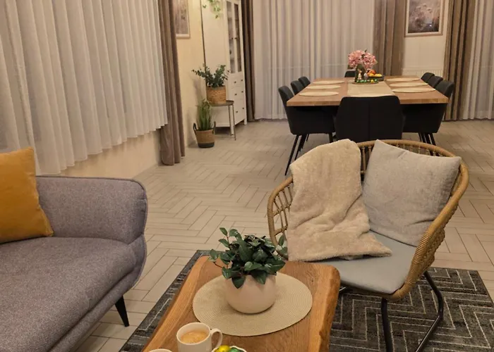 Komfortowy Dom Caloroczny - Sauna, Jacuzzi, Bilard * Tylowo